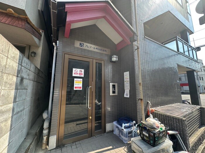 物件外観写真5　(エントランス部分)