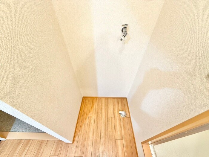 物件内観写真15　(洗濯機置場)