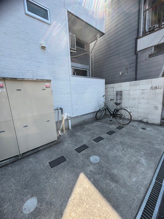 物件外観写真5　(駐輪場)