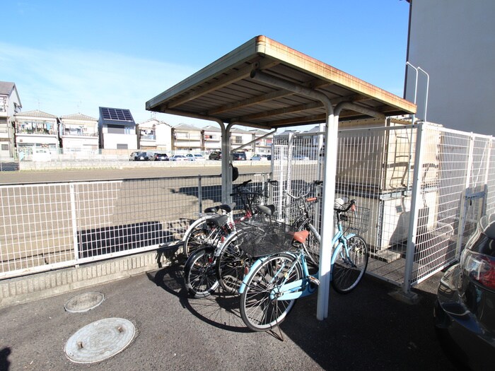 物件外観写真4　(駐輪場)