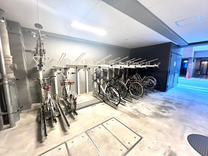 物件外観写真5　(駐輪場)