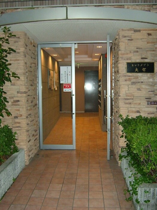 物件外観写真2　(エントランス部分)