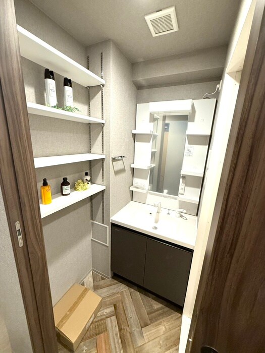 物件内観写真11　(洗面)