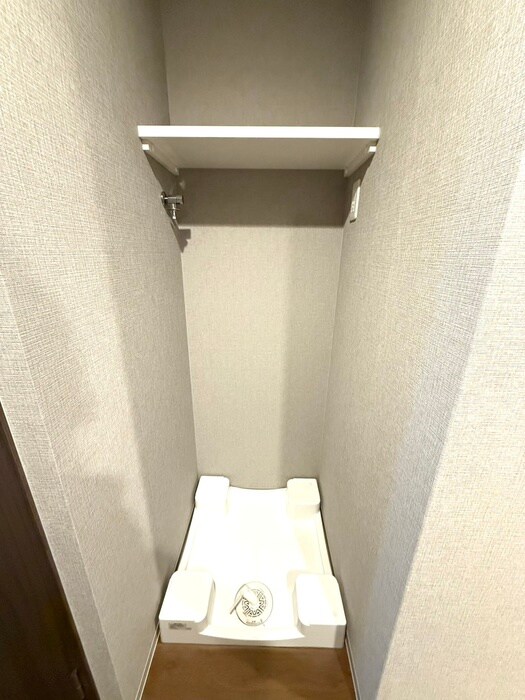 物件内観写真14　(洗濯機置場)