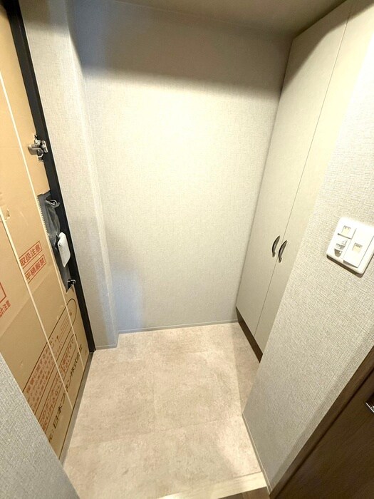 物件内観写真16　(玄関)