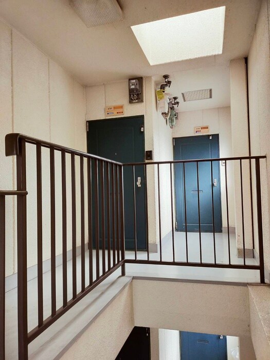 物件外観写真4　(エントランス部分)