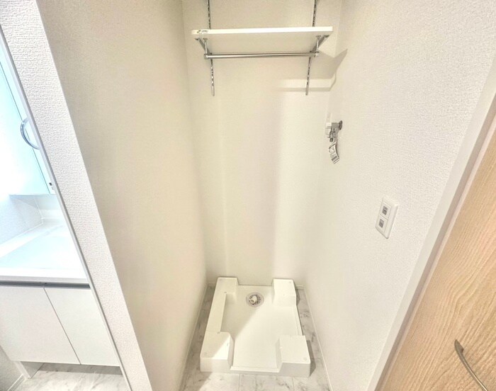 物件内観写真15　(洗濯機置場)