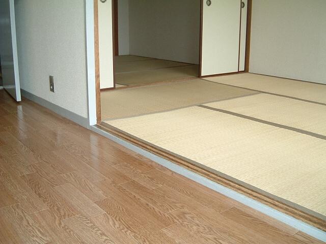 物件内観写真8　(居室)