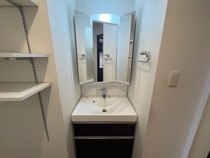物件内観写真11　(洗面)