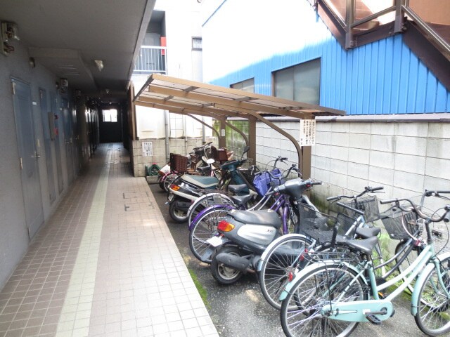 物件外観写真3　(駐輪場)