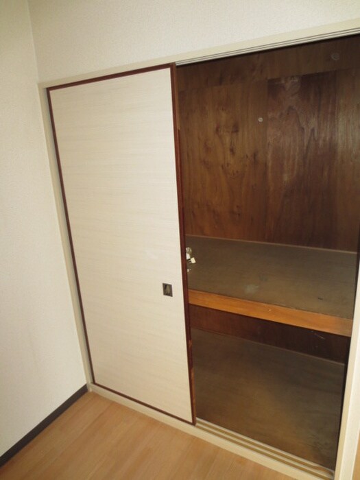 物件内観写真13　(収納)