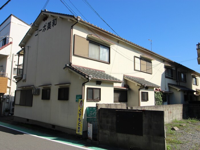 物件外観写真5　(駐車場)