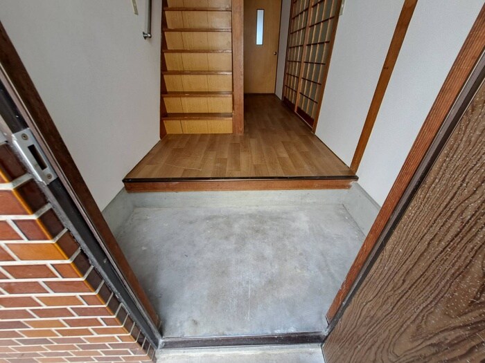 物件内観写真17　(玄関)