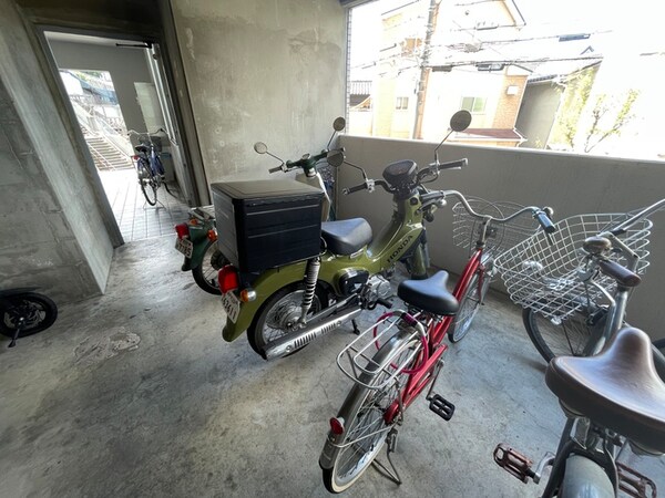 バイク置き場