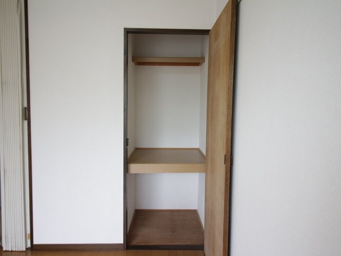 物件内観写真16　(収納)