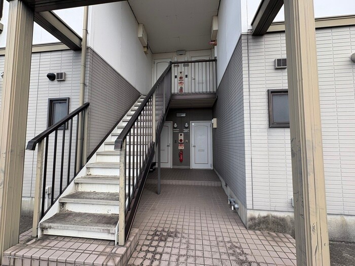 物件外観写真5　(エントランス部分)