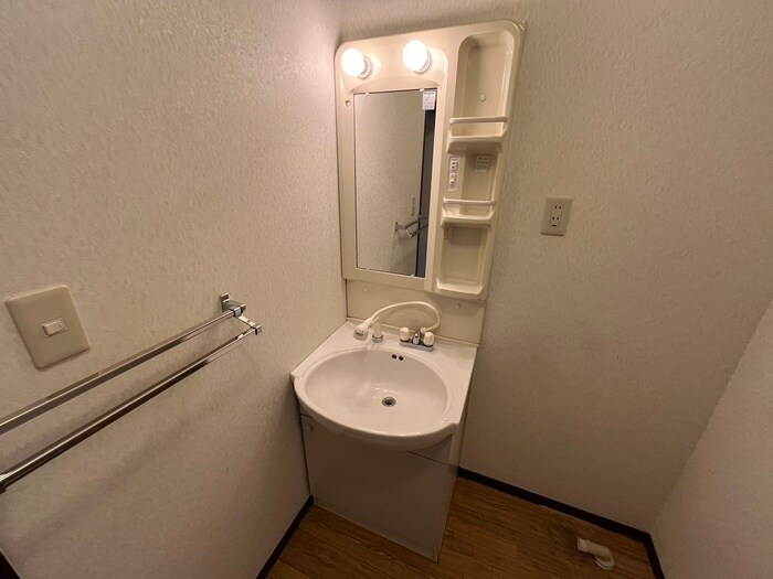 物件内観写真11　(洗面)