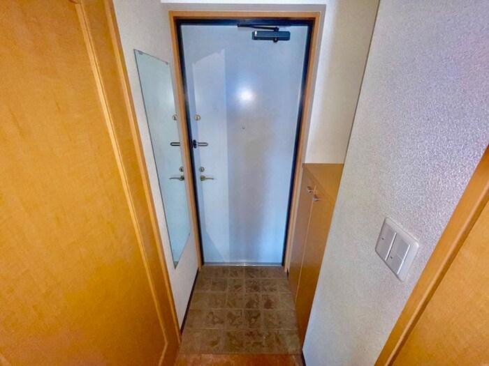 物件内観写真7　(玄関)