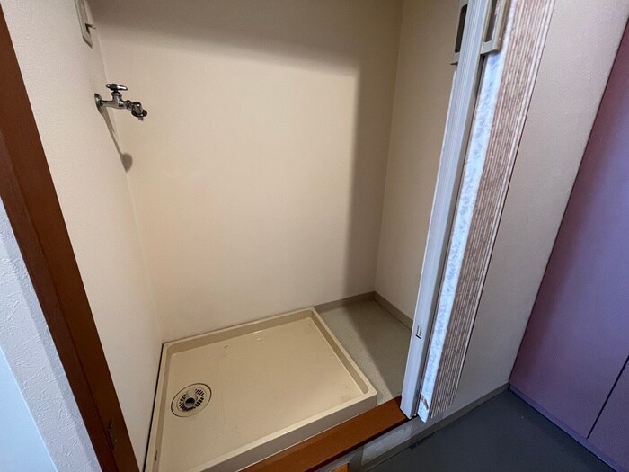 物件内観写真10　(洗濯機置場)