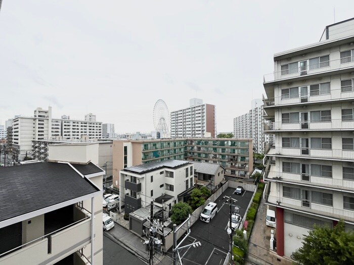 物件内観写真11　(室内からの展望)