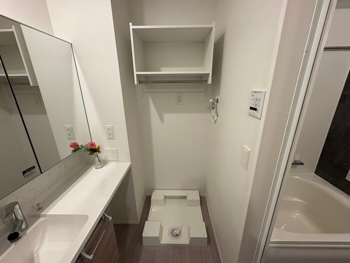 物件内観写真10　(洗濯機置場)