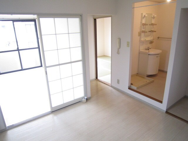 物件内観写真9　(居室)