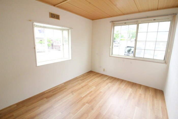 物件内観写真8　(居室)