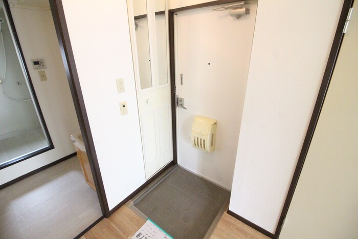 物件内観写真17　(玄関)