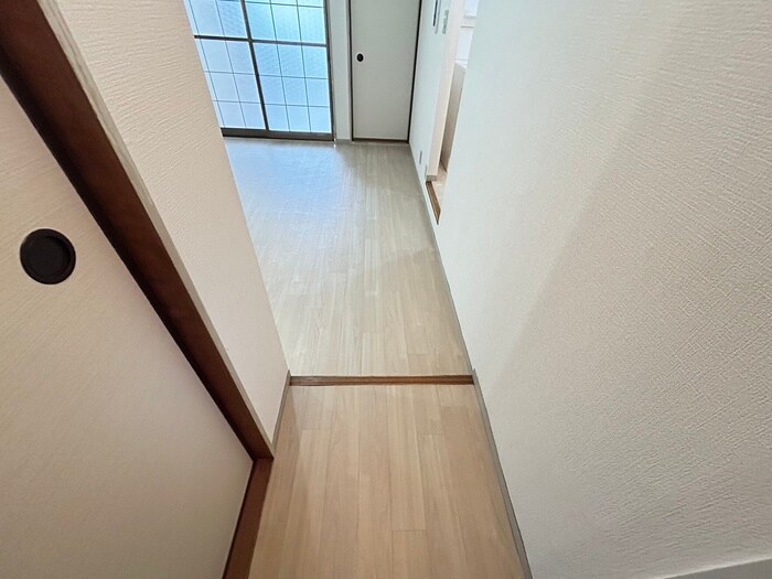 物件内観写真16　(廊下)