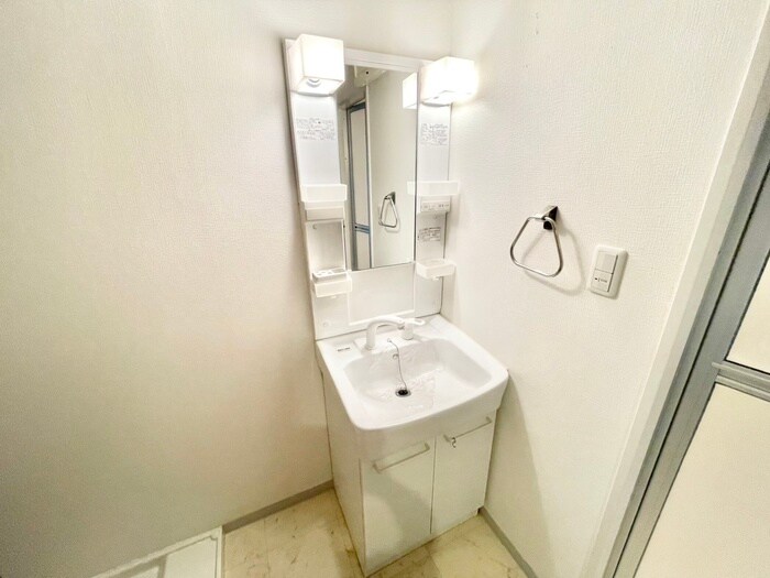 物件内観写真11　(洗面)