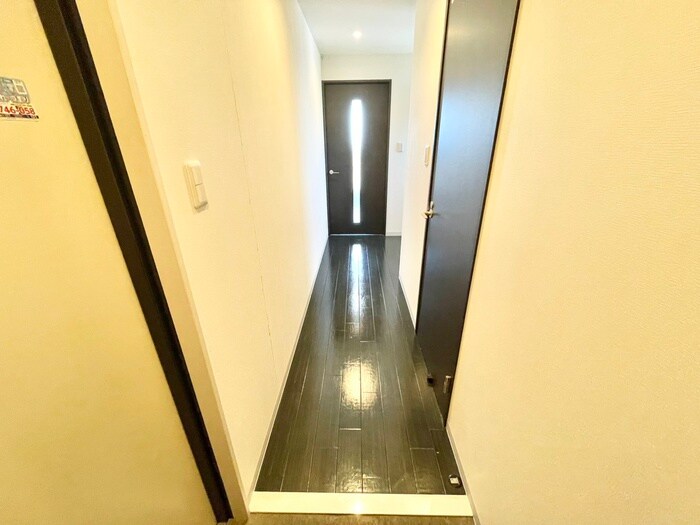 物件内観写真16　(廊下)