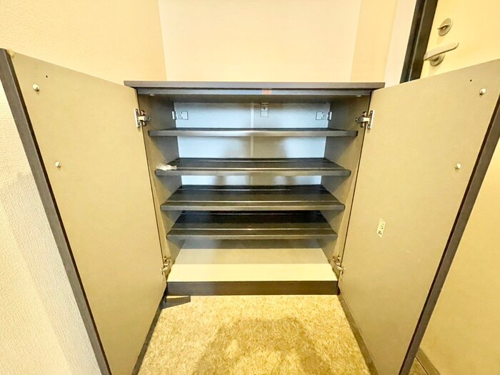 物件内観写真18　(靴箱)