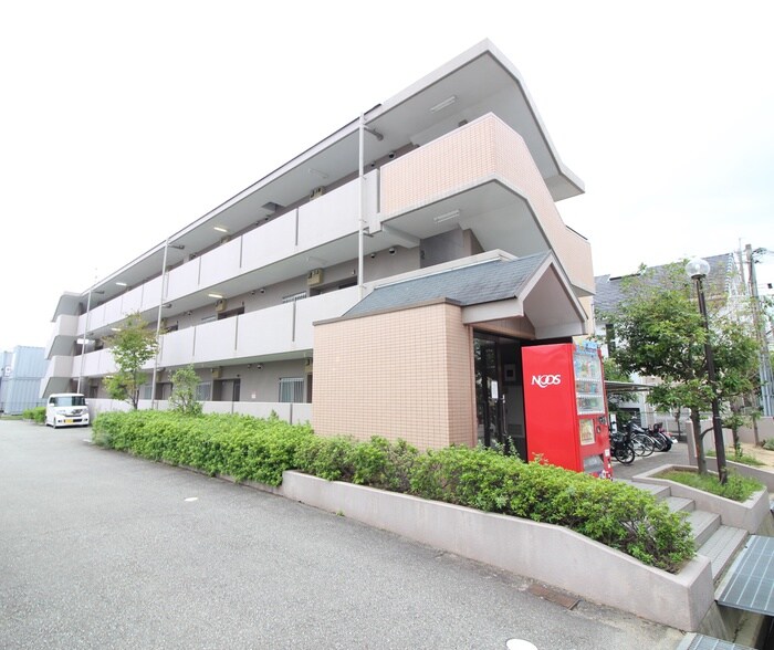 グリーンコート宝塚の物件外観写真