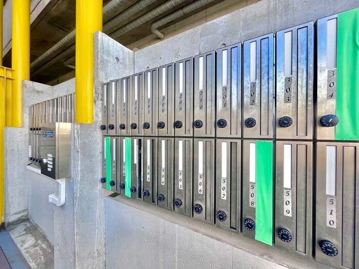 物件外観写真5　(エントランス部分)