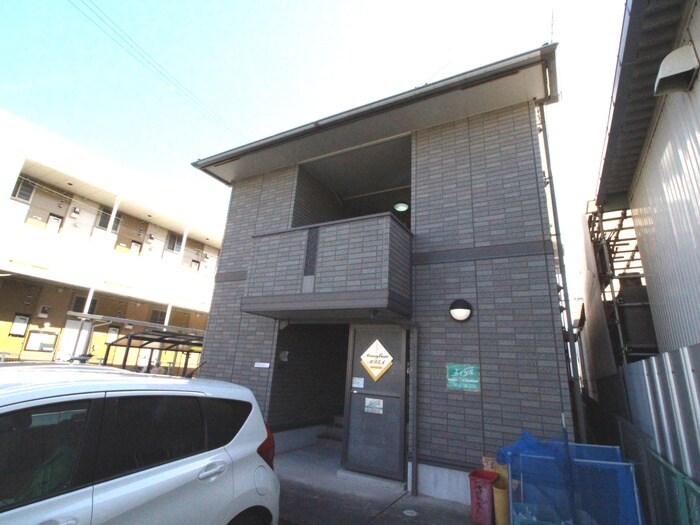 物件外観写真2　(エントランス部分)