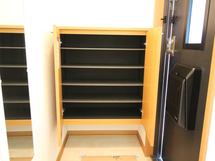 物件内観写真18　(靴箱)