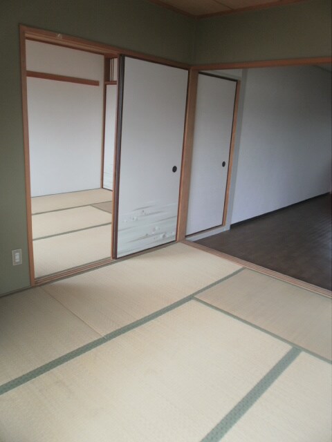 物件内観写真9　(居室)