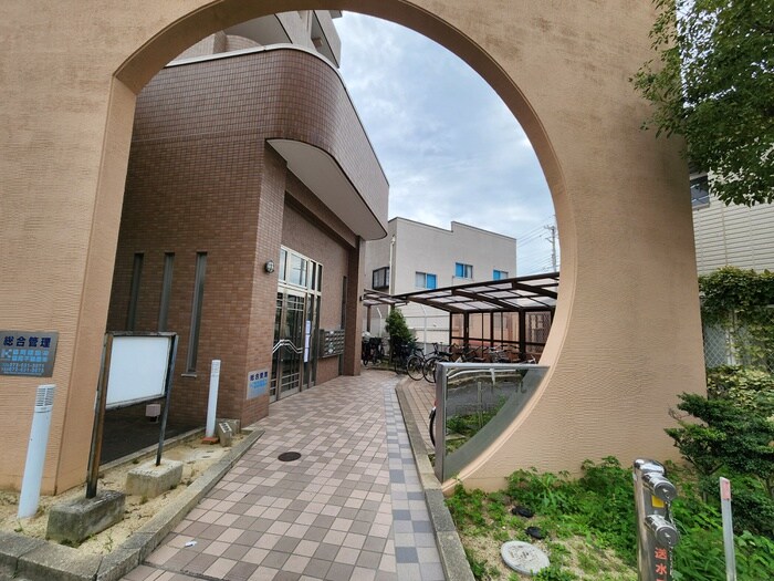 物件外観写真3　(エントランス部分)