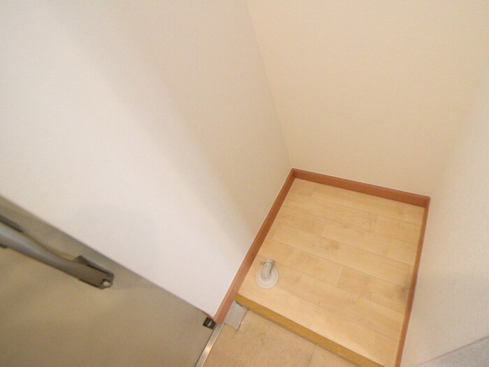 物件内観写真16　(洗濯機置場)