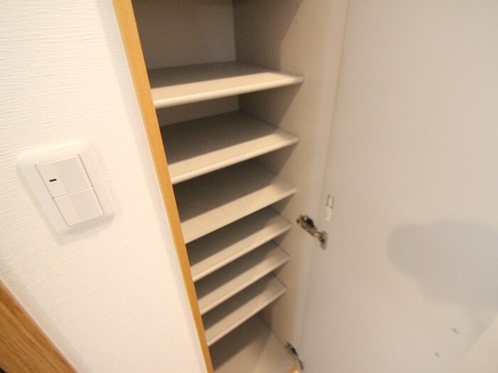 物件内観写真18　(靴箱)