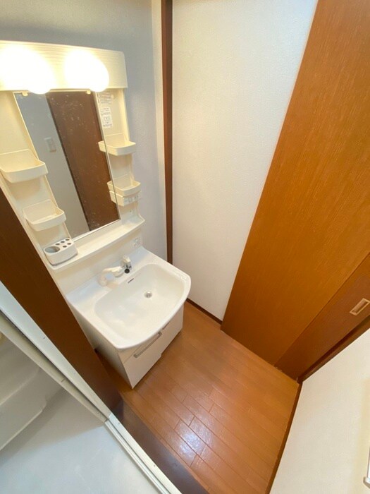 物件内観写真8　(洗面)