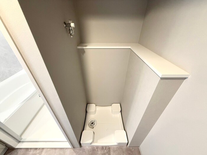 物件内観写真12　(洗濯機置場)