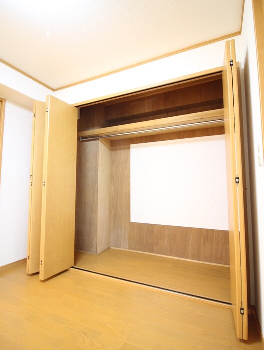 物件内観写真12　(収納)
