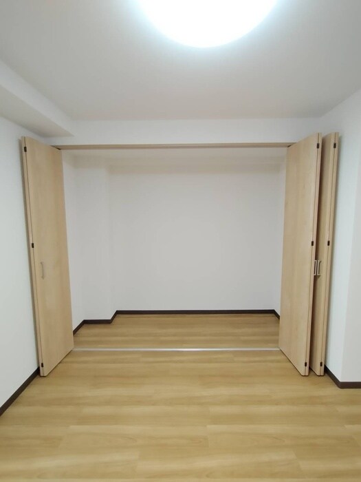 物件内観写真12　(収納)