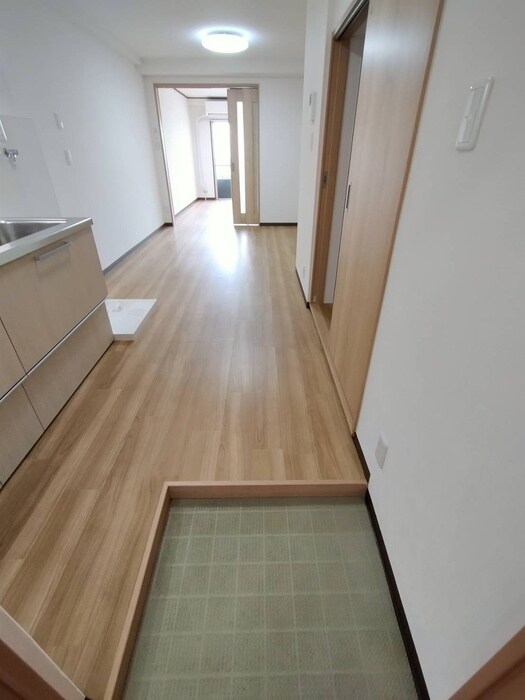 物件内観写真15　(玄関)