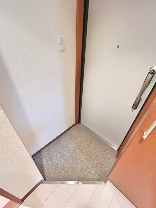 物件内観写真15　(玄関)