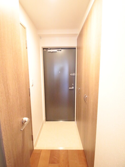 物件内観写真14　(玄関)