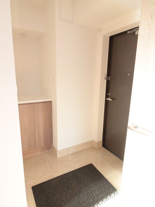 物件内観写真14　(玄関)