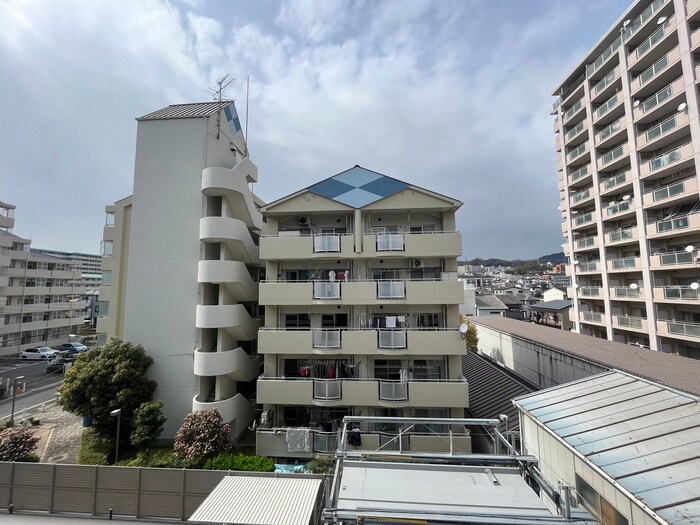 物件内観写真16　(室内からの展望)