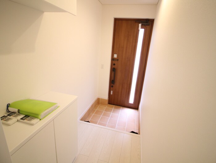 物件内観写真19　(玄関)